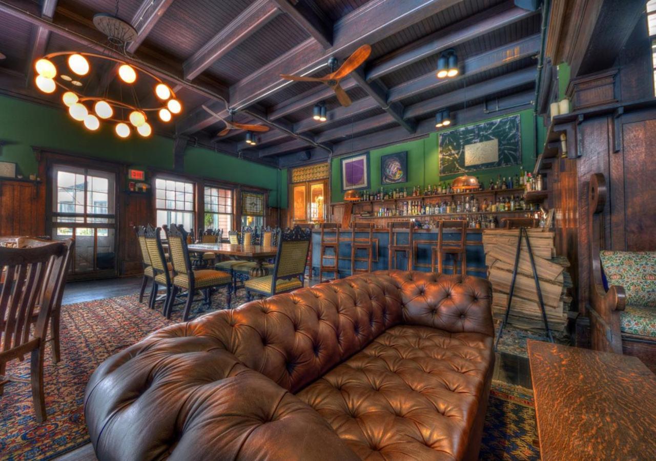 Apple Tree Inn Lenox Exterior photo